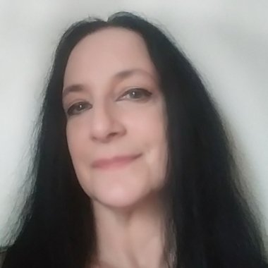 Lauren C. - Freelance Graphic Designer