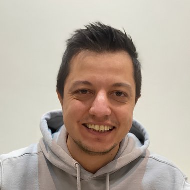 Pouya A. - Freelance Ai Prompt Engineer