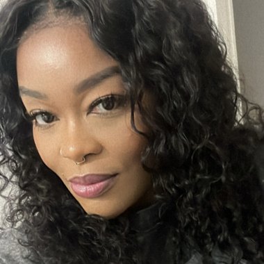 Roshae D. - Freelance Content Creator