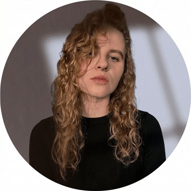 Vlada M. - Freelance Developer