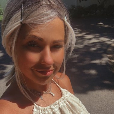 Jackie F. - Freelance Voice Actor