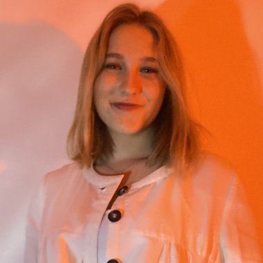 Eline R. - Freelance Video Editor