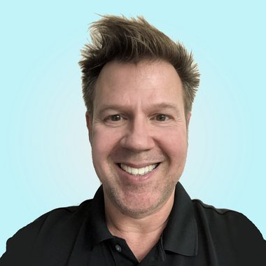 Christian S. - Freelance Graphic Designer