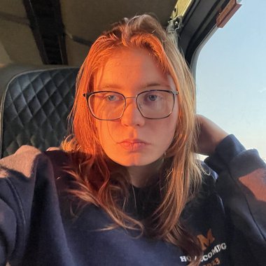 Nora S. - Freelance Community Manager