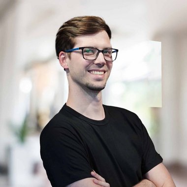 Lucas H. - Freelance Designer