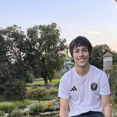 Dmancheta2004 - Freelance Graphic Designer