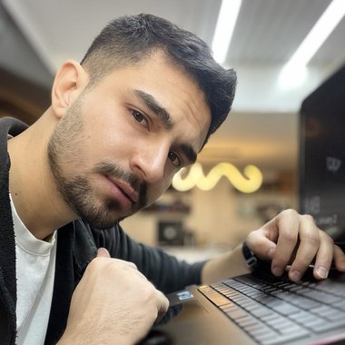 Amir Z. - Freelance Web Designer