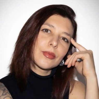 Francesca B. - Freelance Graphic Designer