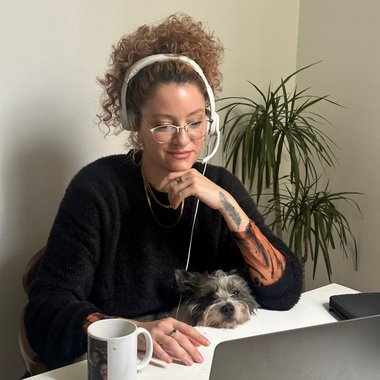 Flor L. - Freelance AI Prompt Engineer