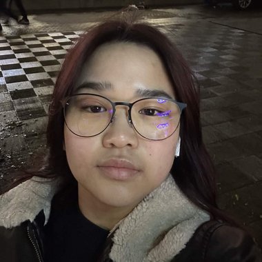 Vivian D. - Freelance Copywriter