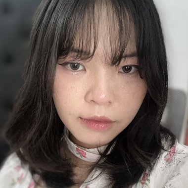 Windy S. - Freelance Graphic Designer