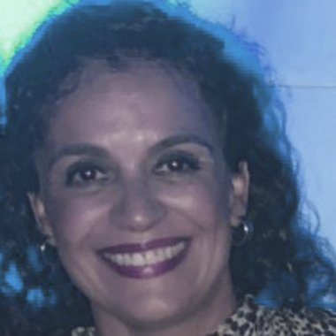 Rocio V. - Freelance Graphic Designer