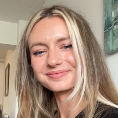 Niamh H. - Freelance Video Editor