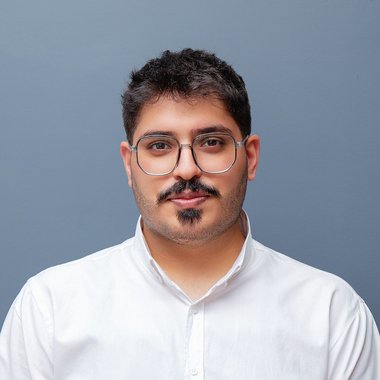 Reza M. - Freelance Graphic Designer