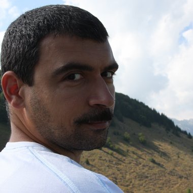 Dan-Mihai I. - Freelance Web Designer