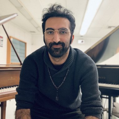 Vafa S. - Freelance Pianist