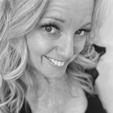Tracy T. - Freelance Graphic Designer