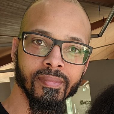 Randall M. - Freelance Digital Marketer