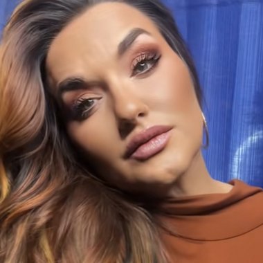 Kelly R. - Freelance Content Creator