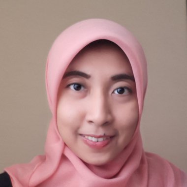 Indah R. - Freelance Digital Marketer