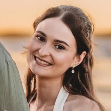 Madelyn D. - Freelance 1st Assistant Director