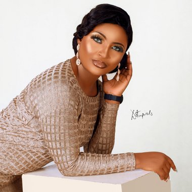 Modupe O. - Freelance Lighting