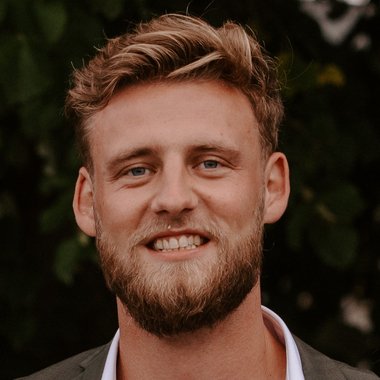 Jan L. - Freelance Digital Marketer