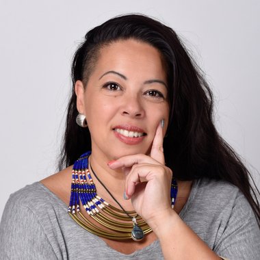 Yvonne B. - Freelance T Shirt Designer