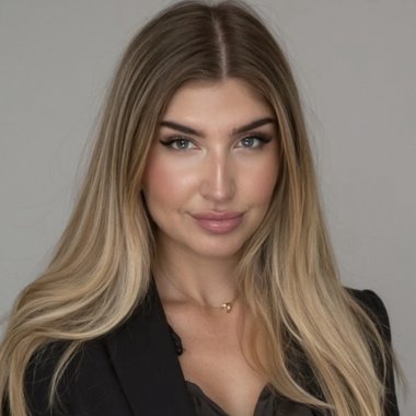 Niki - Freelance Influencer Marketing Manager