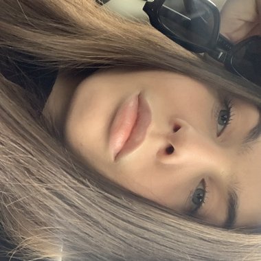gloria - Freelance Designer