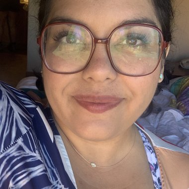 Mia A. - Freelance Graphic Designer