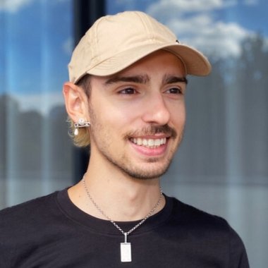 Boji M. - Freelance Designer