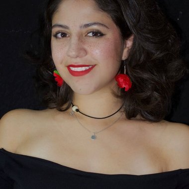 Violeta G. - Freelance Voiceover Artist