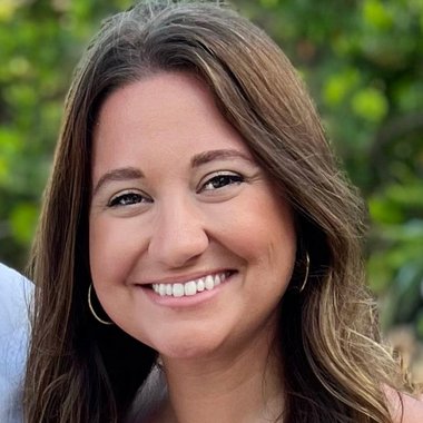 kaileeyawn - Freelance Graphic Designer