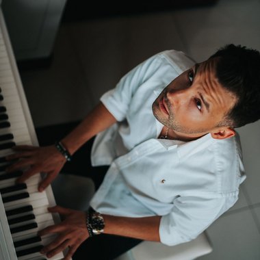 Stan F. - Freelance Pianist