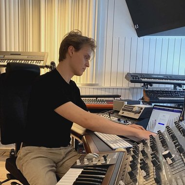 Theo E. - Freelance Sound Designer