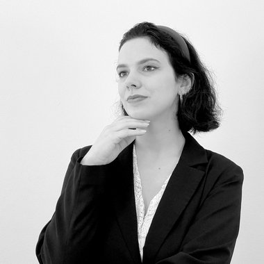 Martina L. - Freelance Web Designer