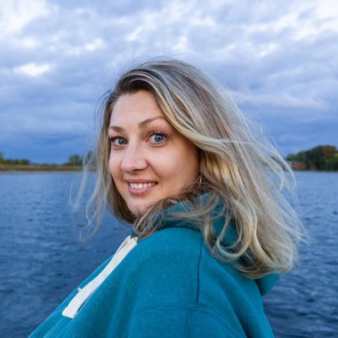 Amanda M. - Freelance Brand Designer