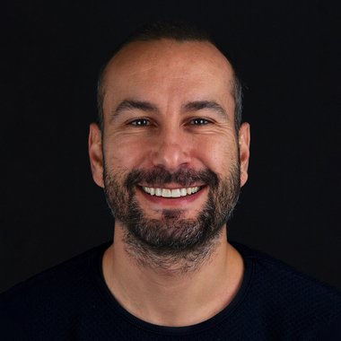 Bruno S. - Freelance Graphic Designer