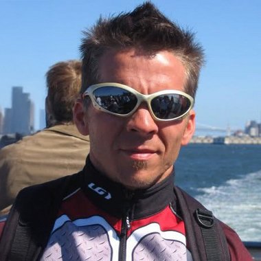 MIKE G. - Freelance Graphic Designer