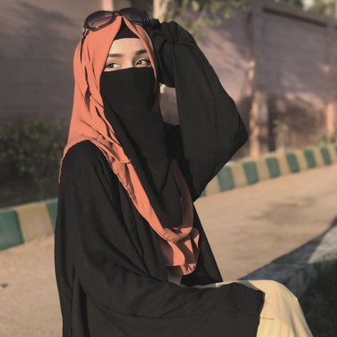 Areeba B. - Freelance Graphic Designer