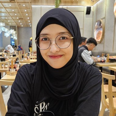 Vinie S. - Freelance Web Designer