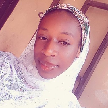 Folashade - Freelance Graphic Designer
