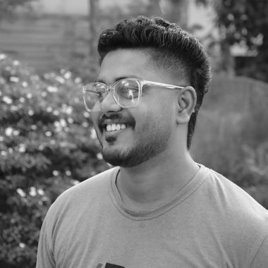 Daniel D. - Freelance Graphic Designer