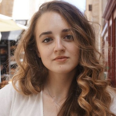 Dominika D. - Freelance Graphic Designer