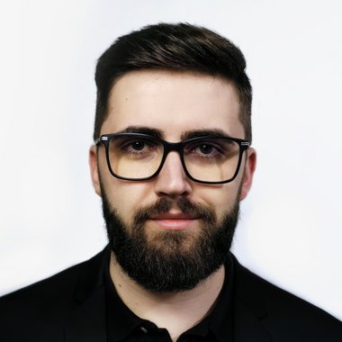 Robert H. - Freelance Packaging Designer
