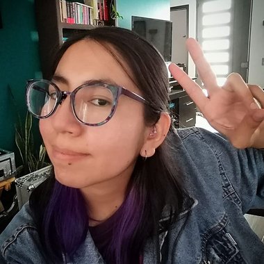 Paulina D. - Freelance Graphic Designer