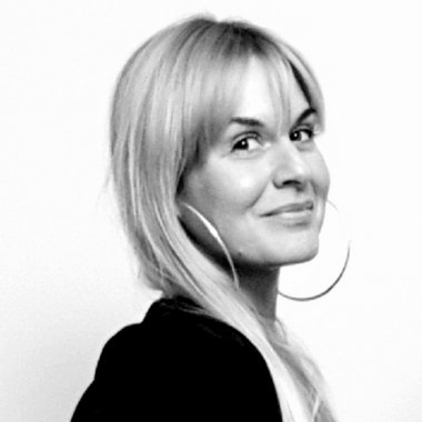 Valia J. - Freelance Graphic Designer