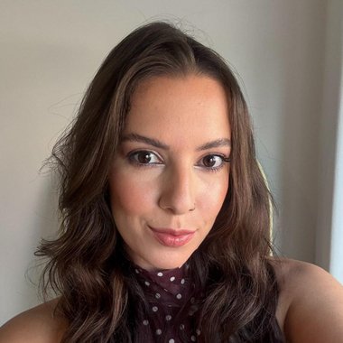 Mayara C. - Freelance Content Creator