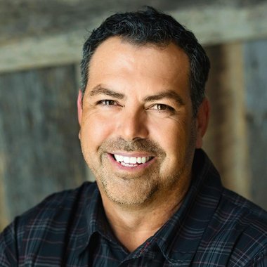 wilaskew - Freelance Graphic Designer